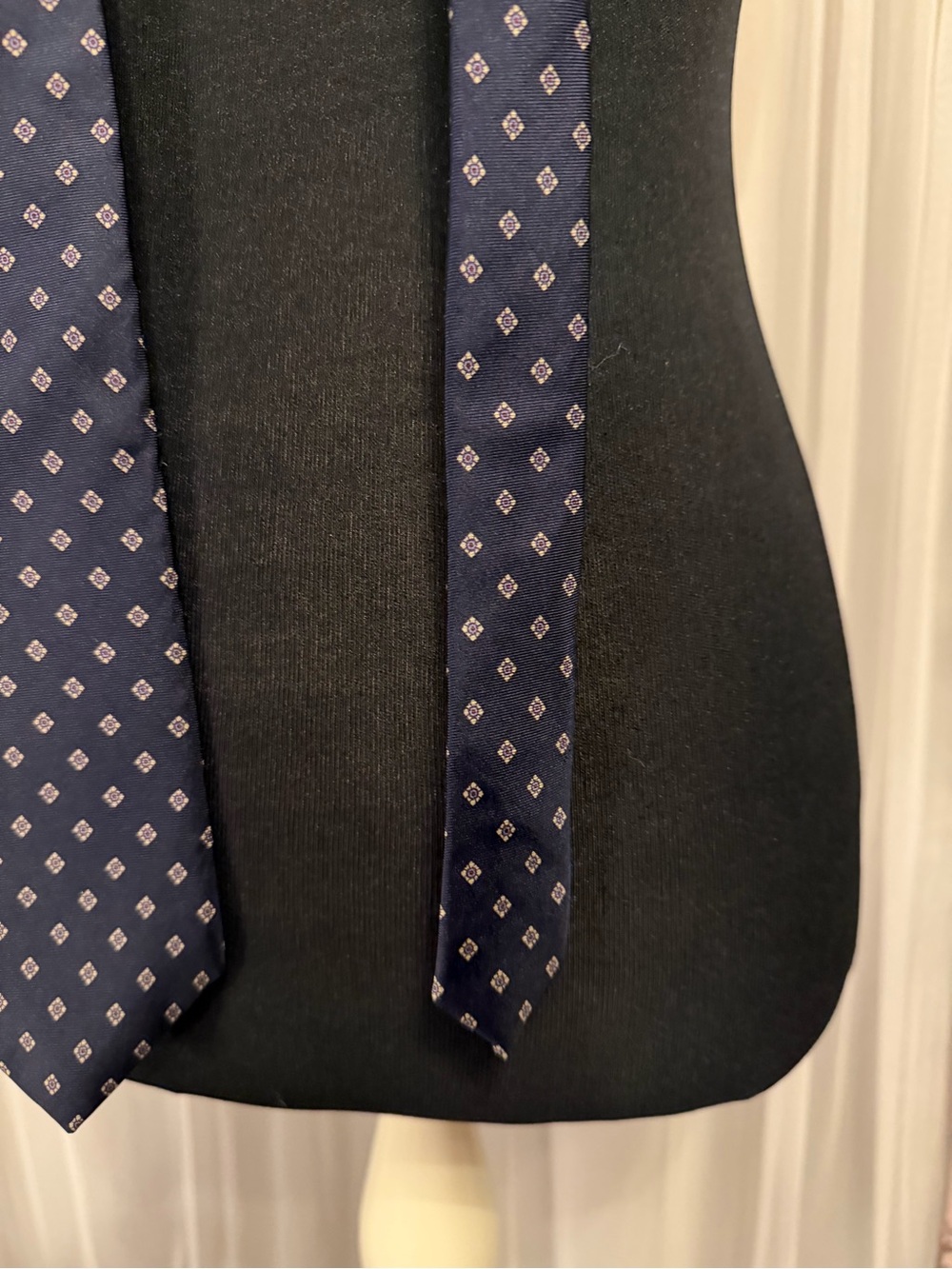 Bert Pulitzer 100% Silk Navy Blue Geometric Foulard Necktie Vintage Preppy - Picture 7 of 16